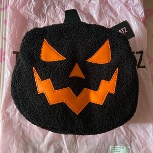 Spooktacular Black and Orange Jack-o’-lantern 🎃